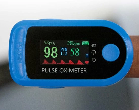 Urban Kr8 URBANKR8 - Pulse Oximeter - Meet Snel Je Hartslag En Zuurstofgehalte In Je Bloed! 4 Urban Kr8 URBANKR8 - Pulse Oximeter - Meet Snel Je Hartslag En Zuurstofgehalte In Je Bloed! - Afbeelding 2