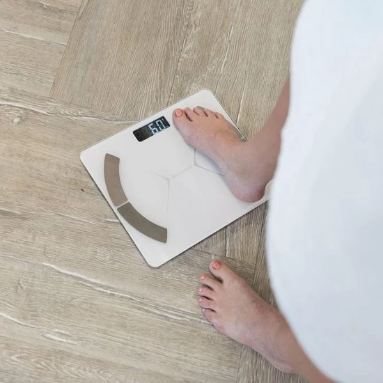 Silvergear Bluetooth Personenweegschaal - Met Zeer Volledige Lichaamsanalyse Met Vetpercentage – Inclusief Analyse App – Wit 13 Silvergear Bluetooth Personenweegschaal - Met Zeer Volledige Lichaamsanalyse Met Vetpercentage – Inclusief Analyse App – Wit - Afbeelding 11