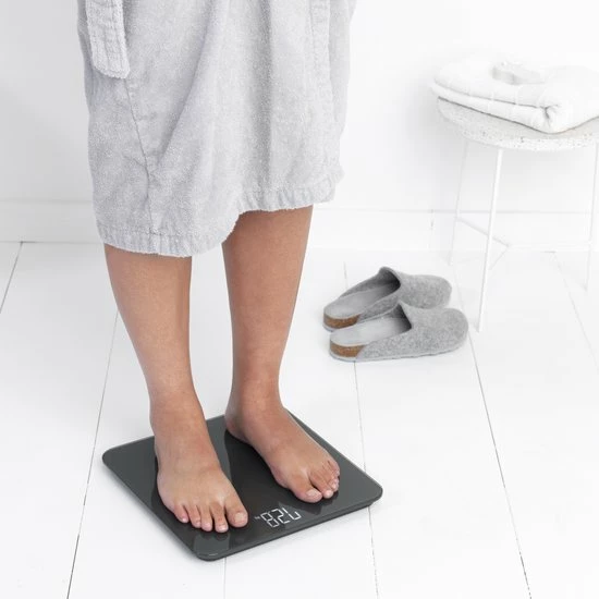 Brabantia ReNew Personenweegschaal Digitaal - Op Batterijen - Dark Grey 5 Brabantia ReNew Personenweegschaal Digitaal - Op Batterijen - Dark Grey - Afbeelding 3