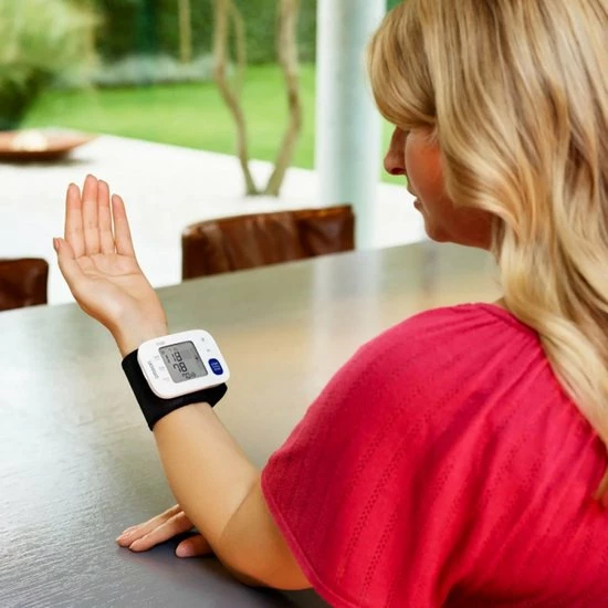 OMRON RS3 Intelli IT Bloeddrukmeter Pols - Blood Pressure Monitor - Klinisch Gevalideerd - 13,5 Tot 21,5 Cm Manchet 6 OMRON RS3 Intelli IT Bloeddrukmeter Pols - Blood Pressure Monitor - Klinisch Gevalideerd - 13,5 Tot 21,5 Cm Manchet - Afbeelding 4